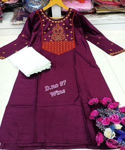 Robe de soirée moderne Look de créateur Nouvelle collection Couleur verte Travail lourd brodé Femmes indiennes Prêt à porter Kurti avec Palazzo Garment - Product Image 1