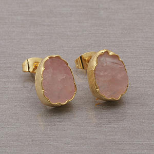 Pendientes de piedras preciosas de cuarzo rosa con piedra natal de octubre, joyería con textura dorada, estilo mariposa, conjunto de flores, pendientes crudos naturales, joyería - Product Image 4