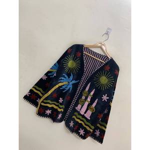 Abrigo de Invierno de Terciopelo Negro Medianoche con Bordado Suzani - Talla XL - Product Image 4