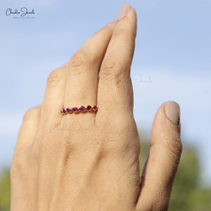Bague de fiançailles en or rose massif 14 carats avec rubis naturel serti en bélière de 2,5 mm, bague éternelle, empilable, bijoux fins faits à la main pour femmes - Product Image 5