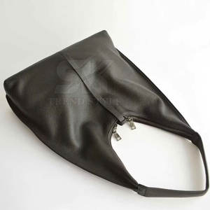 Bolsos de Moda de Cuero de Último Diseño, Bolso Hobo de Cuero de un Solo Color Personalizado a Bajo Precio - Product Image 4