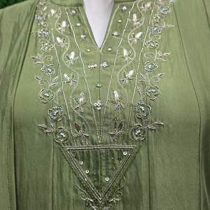 Premium Anarkali Kurti Ensemble avec Diviseur Palazzo Chinon Dupatta Verre Soie Ethnique Pure Khatali Travail Femmes Aarya Couture Vert - Product Image 3