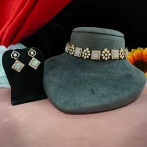 "Élégant Victorien Zircon Moissanite Collier Ensemble Moderne Minimaliste Style Meilleure Qualité Fleur Motif Léger Vintage Charme" - Product Image 2