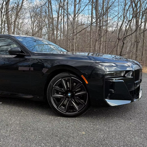 Voiture d'occasion haut de gamme 2023 BMW 760i xDrive 536 ch V8 biturbo - Product Image 1