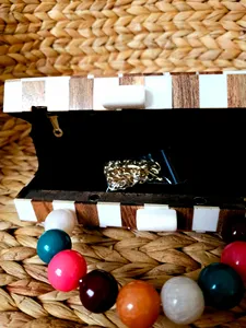 Bolso de noche de madera de resina personalizable, Cierre magnético, nuevo bolso de mano a la moda para bodas, eventos, bolso de fiesta único Natural - Product Image 4