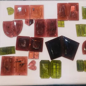 Piedras preciosas facetadas sueltas de turmalina múltiple natural Par de piedras facetadas sueltas para pendientes - Product Image 1