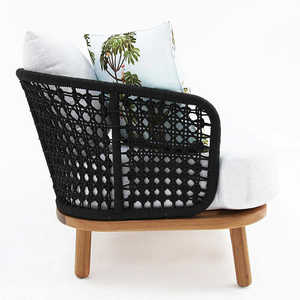 Ensemble de patio de style bistro moderne avec cadre en bois massif et chaises rembourrées confortables, idéal pour les coins extérieurs - Product Image 3