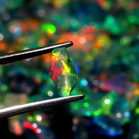 Opale noire brute naturelle éthiopienne non taillée, gemmes Mehrajudin MG-NU018 de haute qualité à jeu de couleurs unique, 1,5 carat