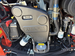 Cargadora compacta Kubota SSV75 de 74HP con elevación vertical hidráulica, envío gratuito a EE. UU. y Canadá - Product Image 4