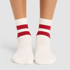 Chaussettes de tennis personnalisées avec logo, séchage rapide et respirantes, pour la vente en gros - Product Image 3