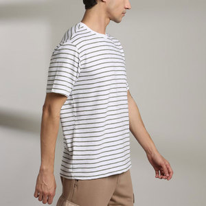 Chemise 100% coton T-shirt homme imprimé en relief vêtements personnalisables de haute qualité fabriqués par le Pakistan - Product Image 5