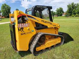 Chargeur frontal Yanmar 1650RT Skid Steer Loader avec moteur et pompe pour les composants de base des travaux de construction, y compris les roulements - Product Image 2