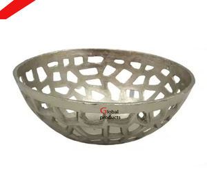 Tazón para servir de metal con acabado plateado de acero inoxidable con forma ovalada de aspecto martillado para restaurante y bar de hotel - Product Image 4