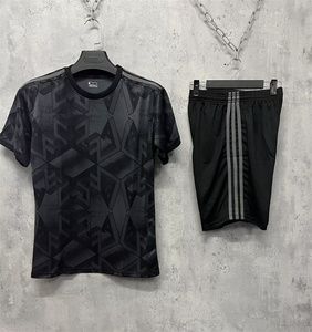 Maillot de football rétro personnalisé pour hommes T-shirt polo à rayures classiques vintage Vêtements de sport Chemise de football - Product Image 4