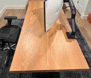 Tablero de Mesa de Roble Blanco Personalizado de Primera Calidad, Madera Maciza con Acabado Premium, Superficie de Grano Natural Liso para Escritorio de Oficina o Mesa de Comedor - Product Image 1