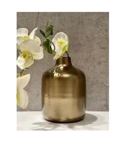 Florero de metal Estilo Florero Floreros Artesanías de metal dorado de la India para bodas y hoteles - Product Image 1