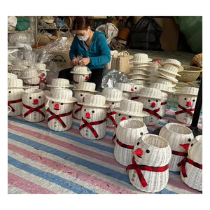 Producto artesanal de Navidad caliente de ratán con varias formas: Bola de ratán/campana/Estrella/árbol de vacaciones en alta calidad de 99 GD - Product Image 3