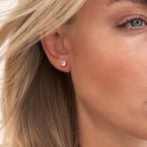ต่างหูลิฟ สตัดส์ ทองคำ 14k ประดับเพชรแล็บโกรว์ - Product Image 3