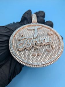 Letra Personalizada en Plata de Ley 925 con Corte Redondo, Diamante Moissanite VVS Brillante, Estilo Hip Hop, Prenda Unisex de Lujo Premium - Product Image 5