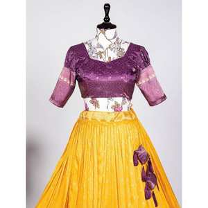 Magnifique Lehenga Choli en soie imprimé numérique jaune pour les spectacles de festival - Product Image 1