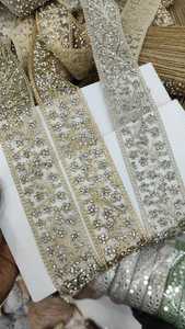 Lacets brodés à la machine sur mesure de différents modèles et en trois couleurs pour les robes de mariée et la revente. - Product Image 2