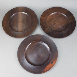 Placa de cargador de madera rústica artesanal sostenible ecológica para mesa decorativa - Product Image 4