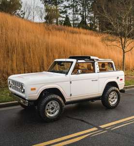 Bronco Clásico Moderno Usado de Origen Estadounidense, Gasolina, Manual, en Venta - Product Image 1