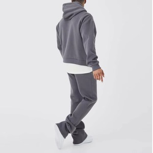 Conjunto de dos piezas de chándal con capucha y sudadera con logotipo personalizado para hombre - Product Image 2