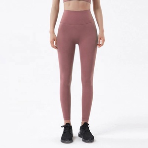 Leggings sans couture en Spandex/Nylon respirant à taille haute pour femmes, design tendance, durables, sublimation, vente en gros, faible MOQ - Product Image 6