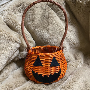 Nueva colección de accesorios personalizados tejidos a mano ratán Halloween caramelo cubo bruja para niños mano en fiesta Halloween - Product Image 4