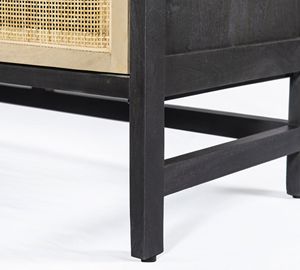 Aparador espacioso de madera de mango y ratán con cuatro puertas, marco negro moderno, elegante armario de almacenamiento para decoración del hogar - Product Image 4