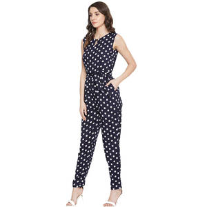 Costume de pull de couleur unie pour femmes fabriqué en usine avec un matériau respirant et réglable Costumes de pull pour femmes de style personnalisé Oem Service dernier cri - Product Image 3