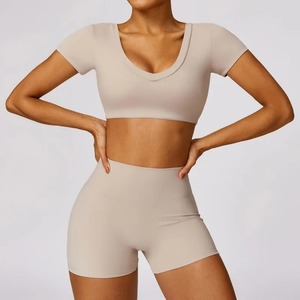 Lujoso traje deportivo informal para mujer, Top de manga corta y pantalones cortos para correr para deportes y ejercicio de verano - Product Image 2