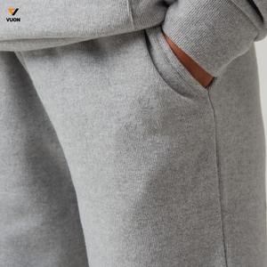 Vente en gros de survêtement respirant de maternité d'hiver en polyester 100% rouge solide à capuche à séchage rapide pour femmes avec logo personnalisé - Product Image 4