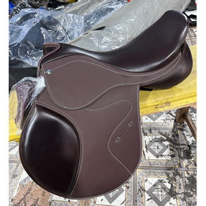 Nouvelle selle de saut d'obstacles de haute qualité, synthétique, de style anglais, belle selle de saut d'obstacles pour l'équitation - Product Image 1