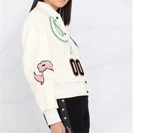 Vestes universitaires courtes avec logo personnalisé OEM pour femmes Vestes universitaires courtes en coton à la mode avec écussons en chenille - Product Image 3