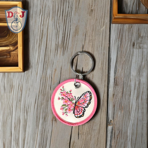 พวงกุญแจแพตช์รูปผีเสื้อปักลายดอกไม้สำหรับเครื่องประดับกระเป๋าตามสั่ง - Product Image 1