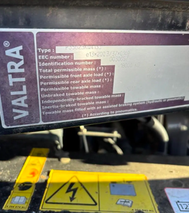 Compre el Tractor Agrícola Valtra S 293 de Alto Rendimiento con Motor Isuzu de 230 CV, Tracción en las 4 Ruedas, Transmisión de Engranajes, 3 Años de Garantía, Excelente Estado - Product Image 5