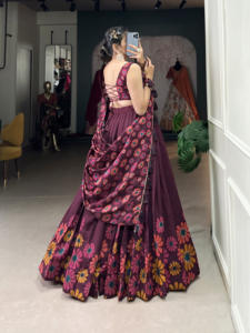 Elegante Tussar Seda Estampado floral Lehenga Choli con papel de aluminio y borla Dupatta para bodas y festivales Compradores mayoristas - Product Image 3