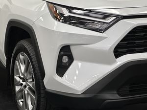 2024 toyota <span class=keywords><strong>r</strong></span> <span class=keywords><strong>v</strong></span> 4 xle פרימיום awd נקי בשימוש עם מושבי עור פנים כהה r19 צמיגים שמאל