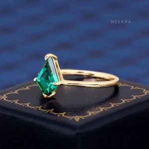 8*11mm corte de cometa Esmeralda cultivada en laboratorio 10K anillo de oro sólido forma de cometa anillo nupcial forma de cometa anillo solitario de la India - Product Image 4