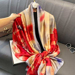En stock nouveauté à la mode châle en satin de soie de luxe personnalisé châle imprimé carré 90x90 cm pour femmes - Product Image 4
