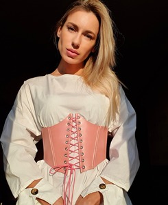 Cinturón Corsé de Cuero Genuino Casual para Mujer, Hecho a Mano con Cordones Delanteros, Cuero Suave de Primera Calidad, Hebilla de Acero, Color Personalizado Ajustable - Product Image 4