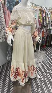 Ensemble haut et jupe courte décontracté pour femme, épaules dénudées, motif uni, tissu en mousseline de soie brodée, 100% coton, coupe régulière - Product Image 3