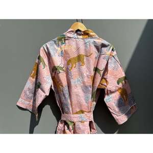 ชุดกิโมโนผ้าฝ้ายพิมพ์ลายเสือแบบนุ่มนวล สวมใส่สบาย - Product Image 3
