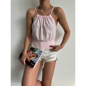 Blusas y Camisas para Mujer Topshow, Color Rosa, al por Mayor, con Detalle de Lazo desde el Busto hasta el Escote - Product Image 3