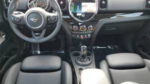 2021 MINI Countryman Cooper S FWD boîte de vitesses manuelle sièges en cuir caméra arrière galerie de toit en alliage d'aluminium R17 pneu - Product Image 2