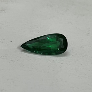 Esmeralda Suelta Natural Sin Tratar de 5.61 Quilates, Forma de Pera, Origen Zambia, Color Verde Intenso, Certificación IGI, Calidad AAA+ - Product Image 5