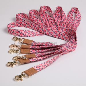 Venta al por mayor de lujo de alta calidad sostenible tejido etiquetas de prendas de vestir bordes suaves efecto etiquetas de ropa - Product Image 2