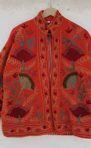 Chaqueta de terciopelo con bordado bohemio hecho a mano, estilo Suzani, kimono corto de playa con bordado de terciopelo, estilo bohemio. - Product Image 2